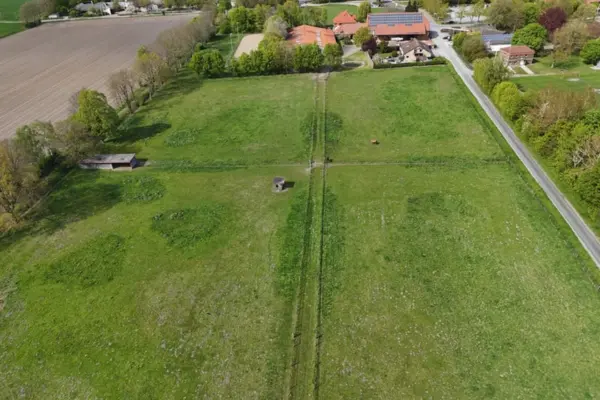 Exklusives Anwesen mit stilvollem Wohnhaus, weitläufigen Weiden und außergewöhnlicher Reitanlage