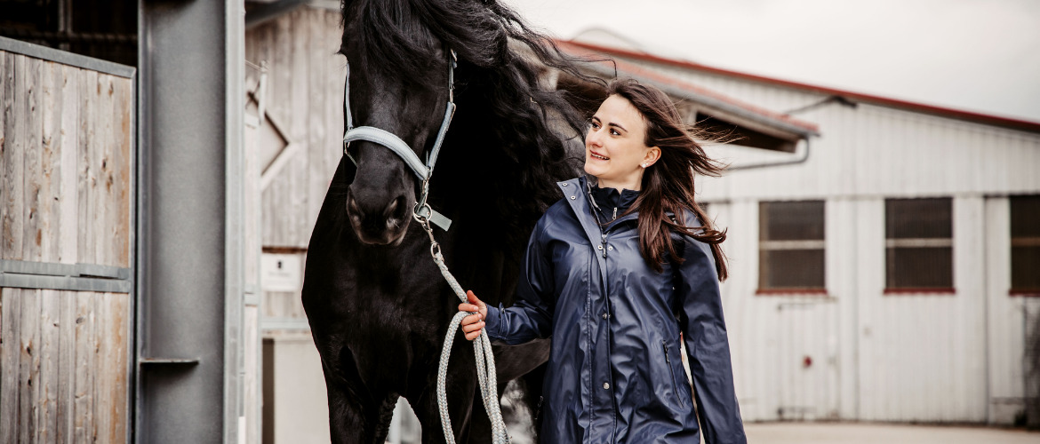 Regenjacke fürs Reiten – Darauf solltest Du beim Kauf achten